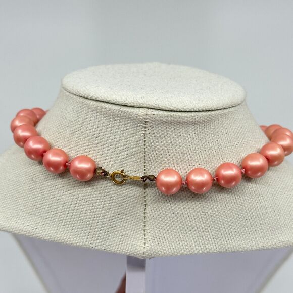 VTG Vogue Necklace Pink Beaded Hand Knotted Feminine Classic - Picture 6 of 10